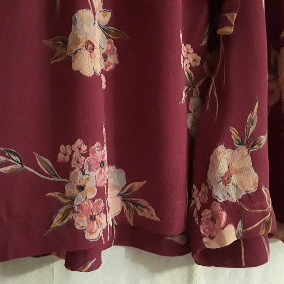 Kar a van rayon crepe magenta floral shorts - Picture 3 of 3